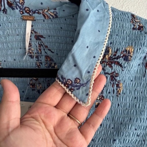 NWT Free People Blue Floral Smocked Bodice with Bell Sleeves Blouse - Size SM - Picture 5 of 7